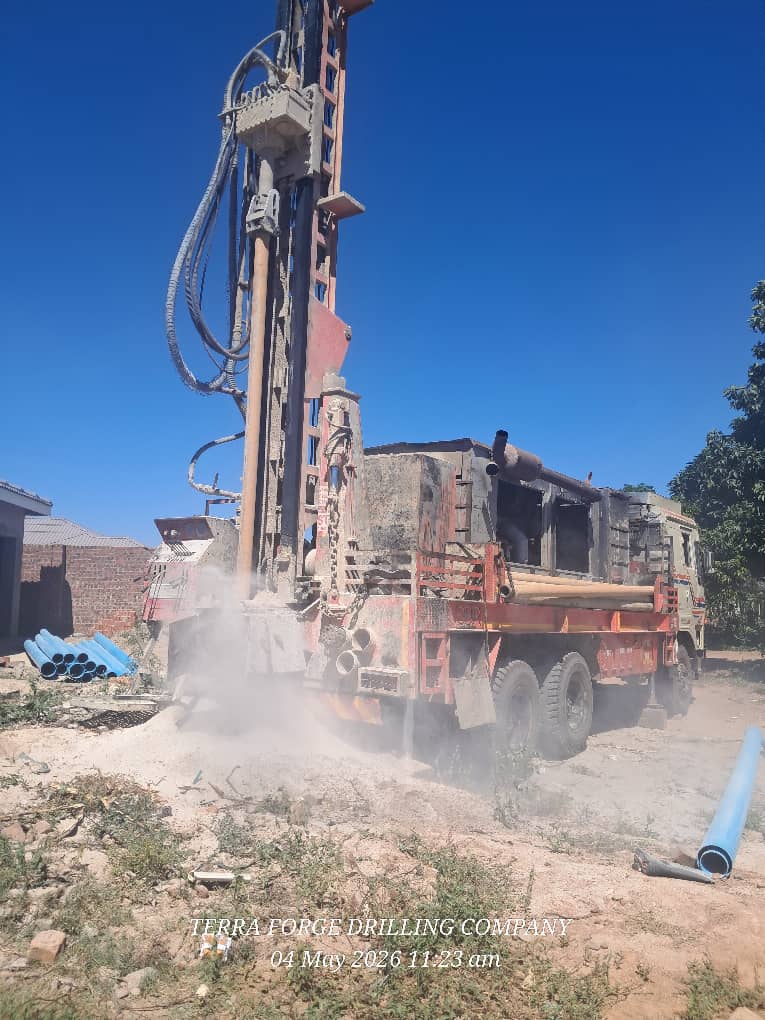 Borehole drilling rig equipment